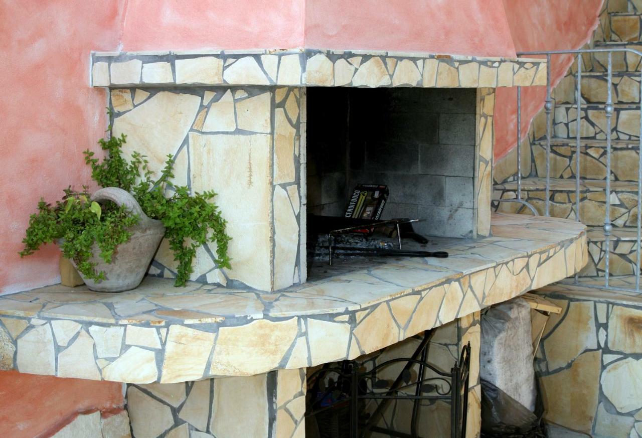 L'Isola Felice Apartment Monserrato Bagian luar foto